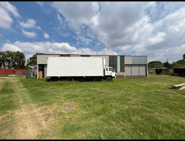 3,000M² WAREHOUSE FOR SALE IN VULCANIA